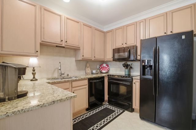 2244 Ashley Crossing Drive 415, Charleston, SC 29414