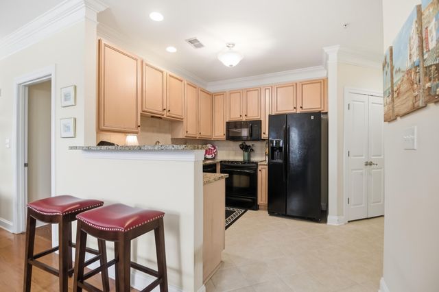 2244 Ashley Crossing Drive 415, Charleston, SC 29414