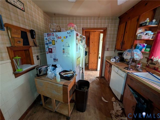 25621 Grant Ave, North Dinwiddie, VA 23803