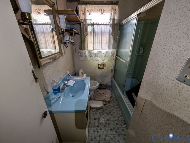 25621 Grant Ave, North Dinwiddie, VA 23803