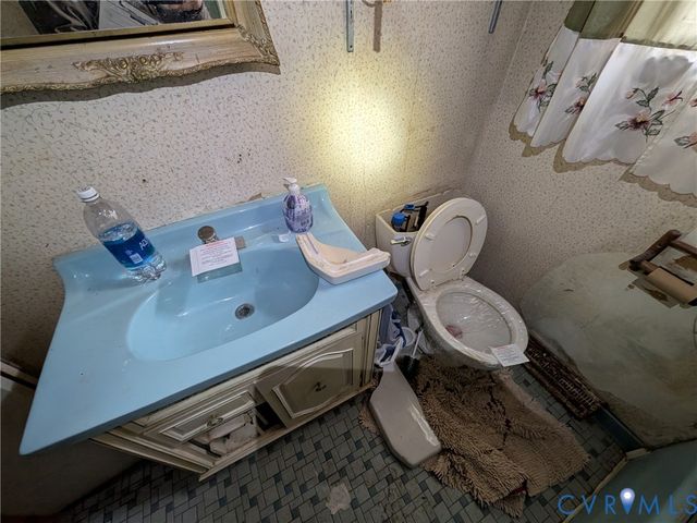 25621 Grant Ave, North Dinwiddie, VA 23803