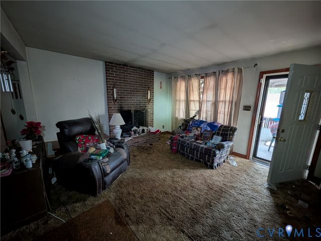 25621 Grant Ave, North Dinwiddie, VA 23803