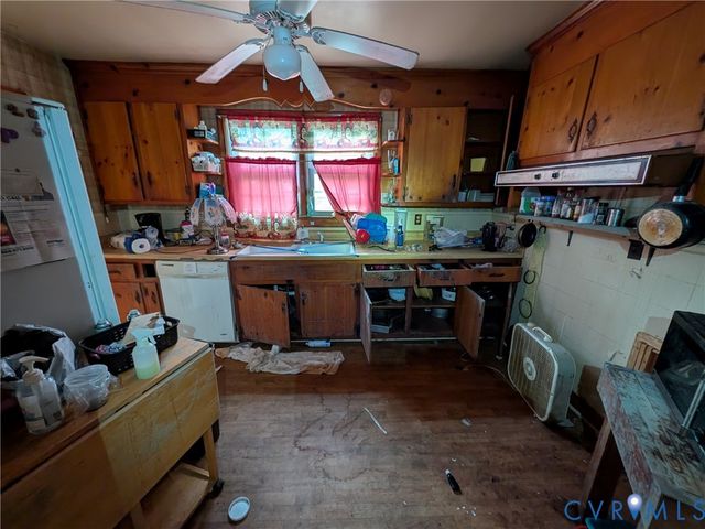 25621 Grant Ave, North Dinwiddie, VA 23803