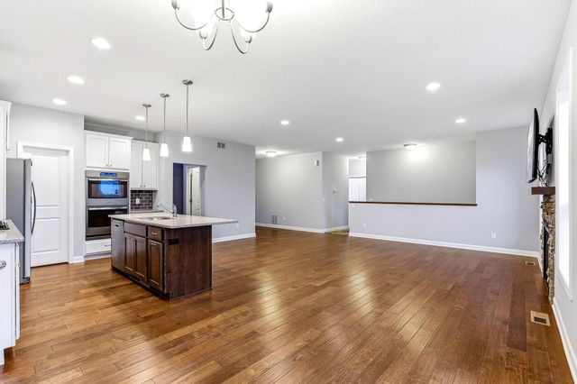 16638 Markley Lake Drive SE, Prior Lake, MN 55372