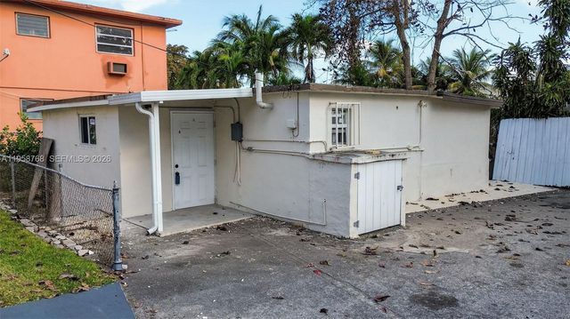 1736 NW 19th St, Miami, FL 33125