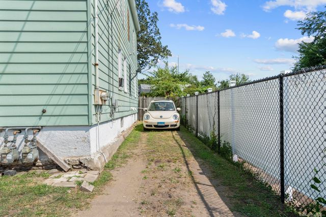 225 Fulton Terrace, New Haven, CT 06512