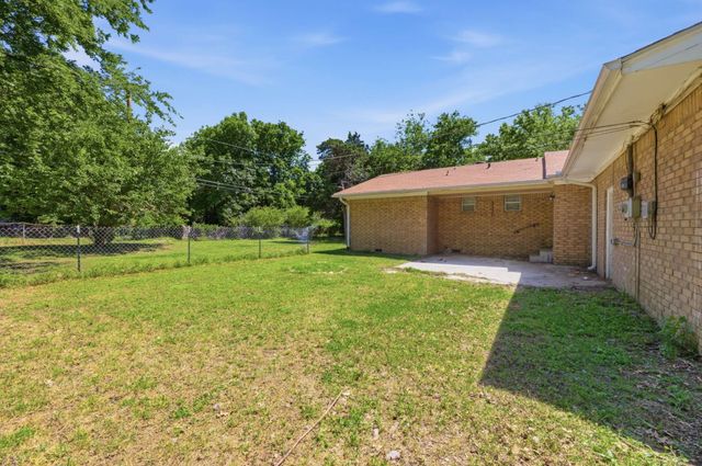 313 E Woodrow Place, Tulsa, OK 74106
