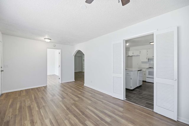 313 E Woodrow Place, Tulsa, OK 74106