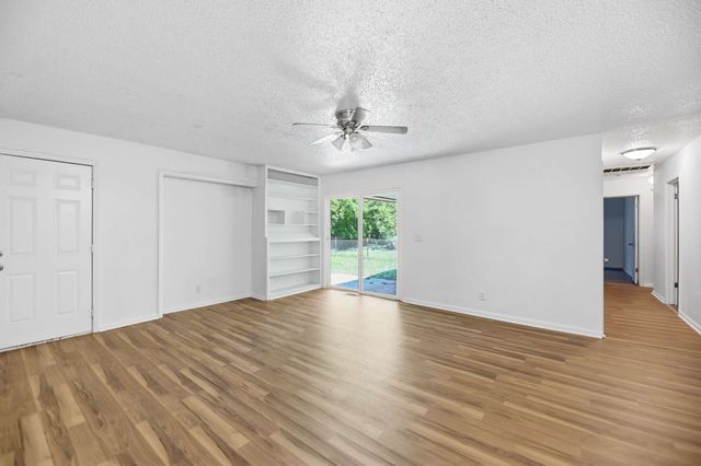 313 E Woodrow Place, Tulsa, OK 74106