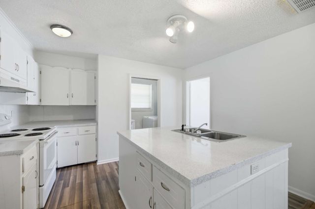 313 E Woodrow Place, Tulsa, OK 74106