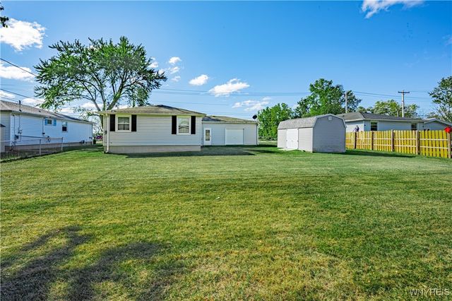 869 Lincoln Avenue, Lockport City, NY 14094