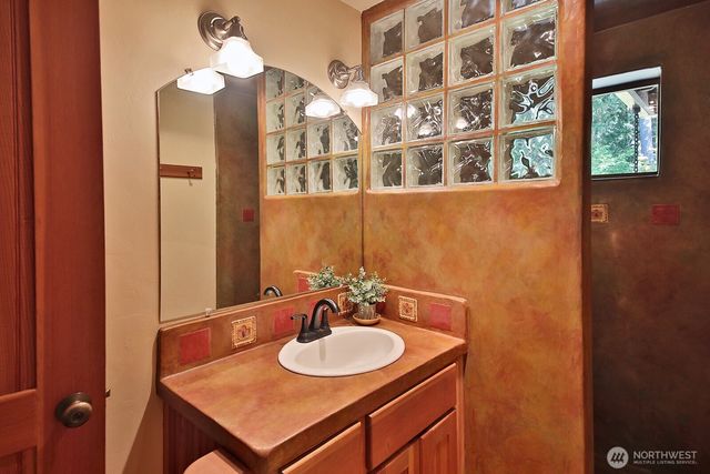 3792 Campbell Road, Clinton, WA 98236
