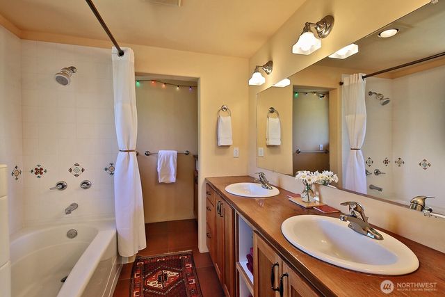 3792 Campbell Road, Clinton, WA 98236