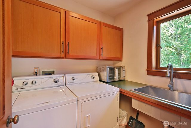 3792 Campbell Road, Clinton, WA 98236