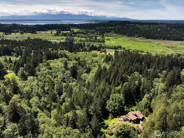 3792 Campbell Road, Clinton, WA 98236