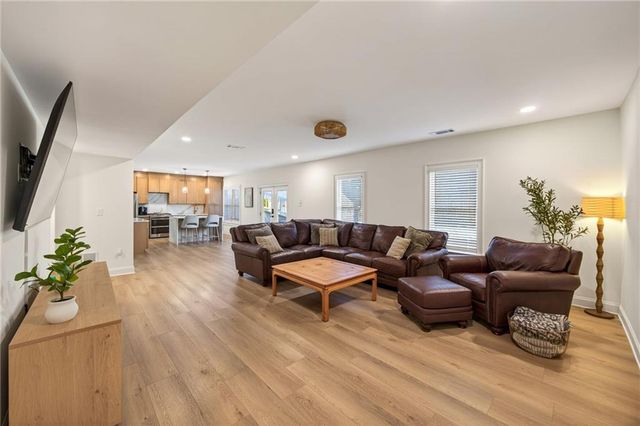 6672 Trail Side Drive, Flowery Branch, GA 30542