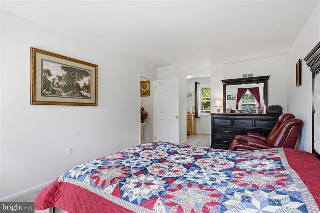 211 WHISPERING WIND CT SE, Vienna, VA 22180