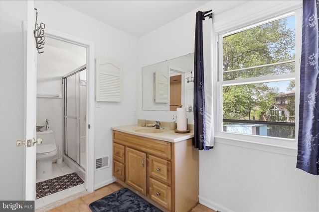 211 WHISPERING WIND CT SE, Vienna, VA 22180