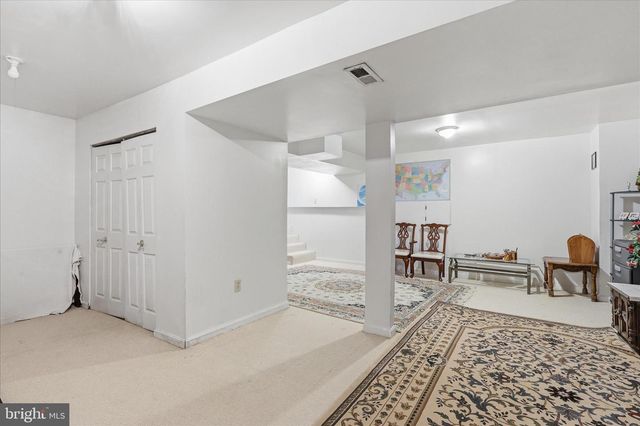 211 WHISPERING WIND CT SE, Vienna, VA 22180