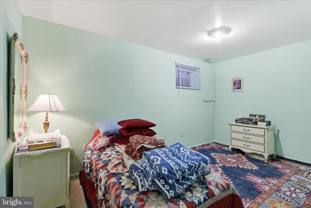 211 WHISPERING WIND CT SE, Vienna, VA 22180
