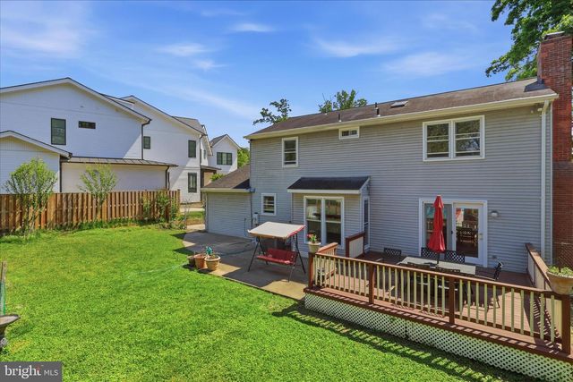 211 WHISPERING WIND CT SE, Vienna, VA 22180