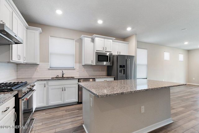 11209 LENORA Court, Jacksonville, FL 32256