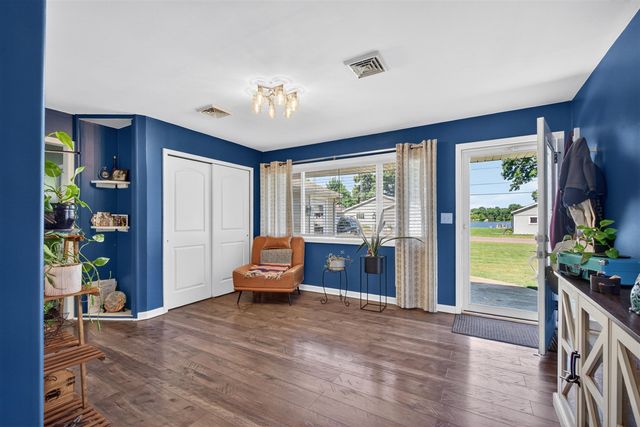 569 Round Lake Drive, Michigan Center, MI 49254