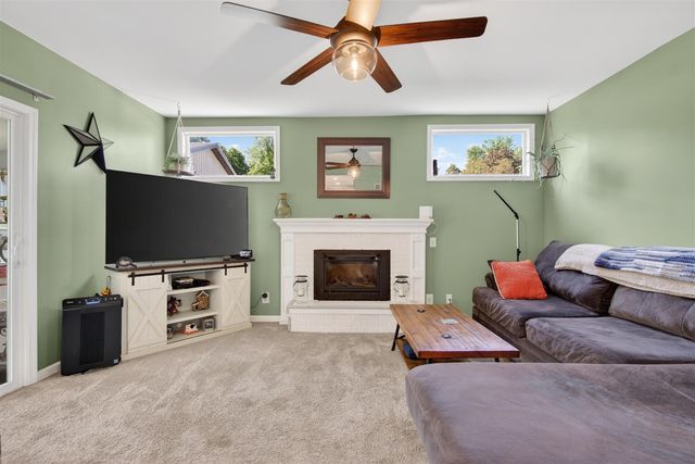 569 Round Lake Drive, Michigan Center, MI 49254