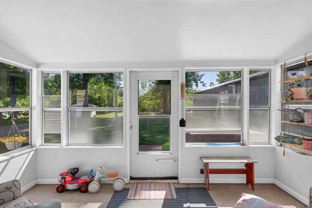 569 Round Lake Drive, Michigan Center, MI 49254