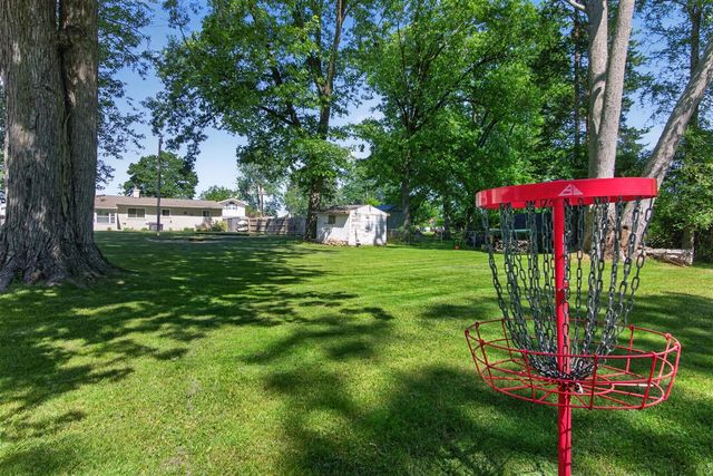569 Round Lake Drive, Michigan Center, MI 49254