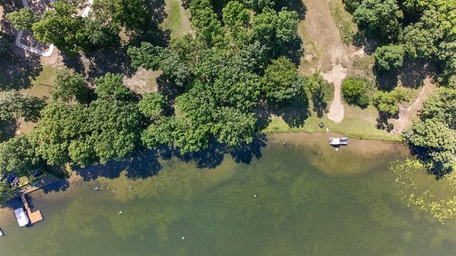 569 Round Lake Drive, Michigan Center, MI 49254