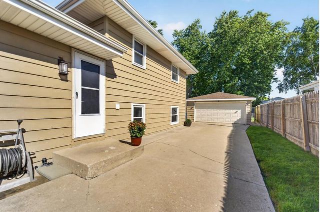 720 South STREET, Racine, WI 53402