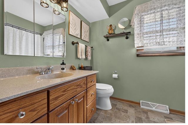 720 South STREET, Racine, WI 53402