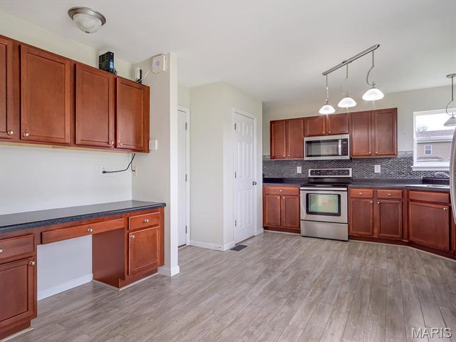 866 SAYBROOK FALLS Drive, Fairview Heights, IL 62208