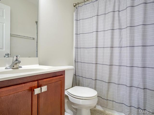 866 SAYBROOK FALLS Drive, Fairview Heights, IL 62208