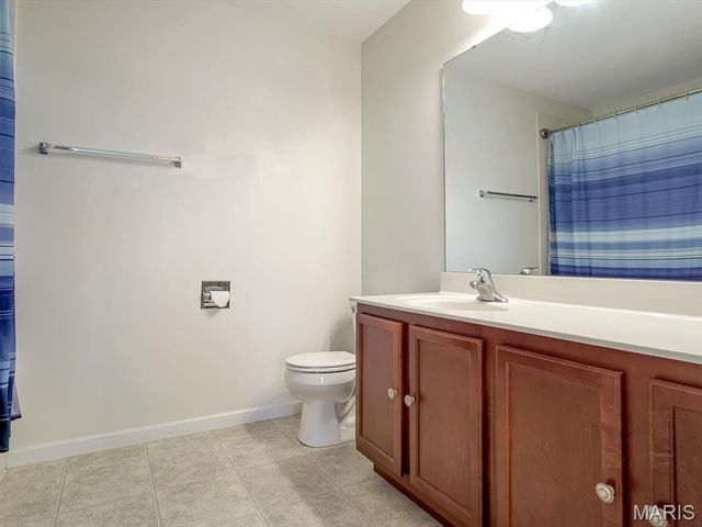 866 SAYBROOK FALLS Drive, Fairview Heights, IL 62208