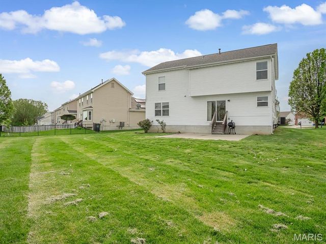 866 SAYBROOK FALLS Drive, Fairview Heights, IL 62208