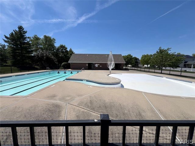 866 SAYBROOK FALLS Drive, Fairview Heights, IL 62208