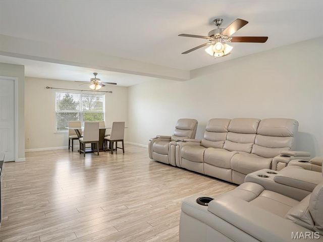 866 SAYBROOK FALLS Drive, Fairview Heights, IL 62208