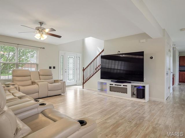 866 SAYBROOK FALLS Drive, Fairview Heights, IL 62208