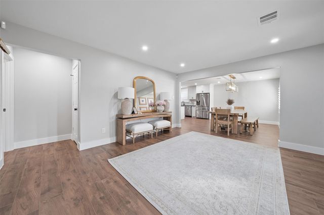 2318 Elmgate Drive, Houston, TX 77080