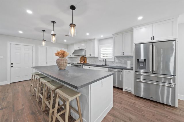 2318 Elmgate Drive, Houston, TX 77080