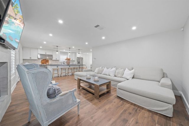 2318 Elmgate Drive, Houston, TX 77080