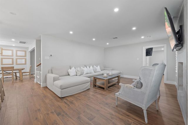 2318 Elmgate Drive, Houston, TX 77080