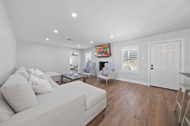 2318 Elmgate Drive, Houston, TX 77080