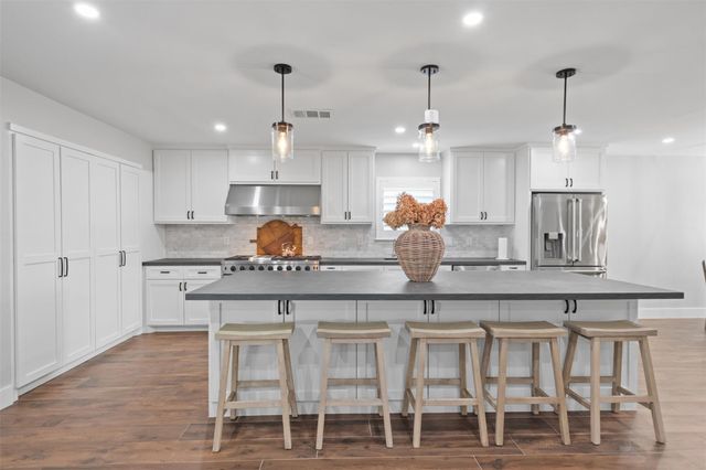 2318 Elmgate Drive, Houston, TX 77080