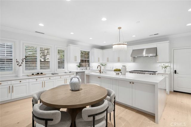 25 Twiggs, Irvine, CA 92620