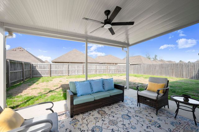 6446 Red Rose Dr, Baton Rouge, LA 70817