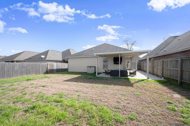 6446 Red Rose Dr, Baton Rouge, LA 70817