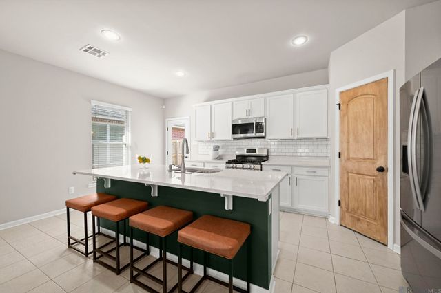 6446 Red Rose Dr, Baton Rouge, LA 70817